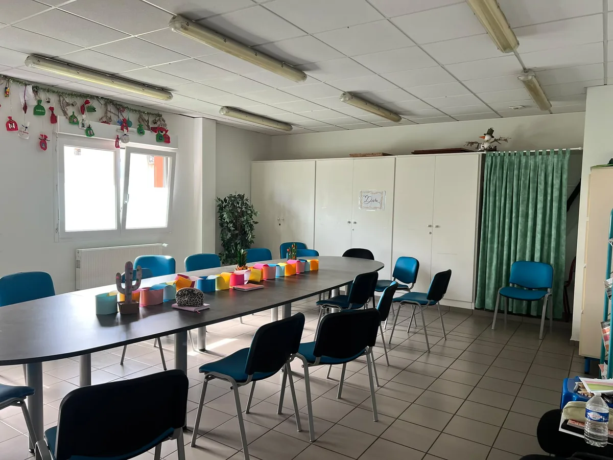 Vue générale de la salle d’activités du DIVA