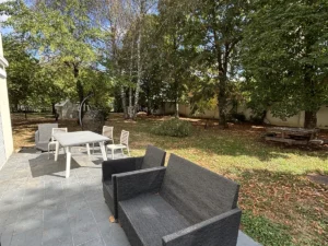 Terrasse et jardin de l’hébergement
